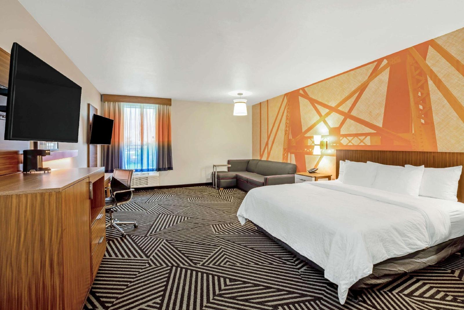 La Quinta Inn & Suites Waco Downtown Baylor