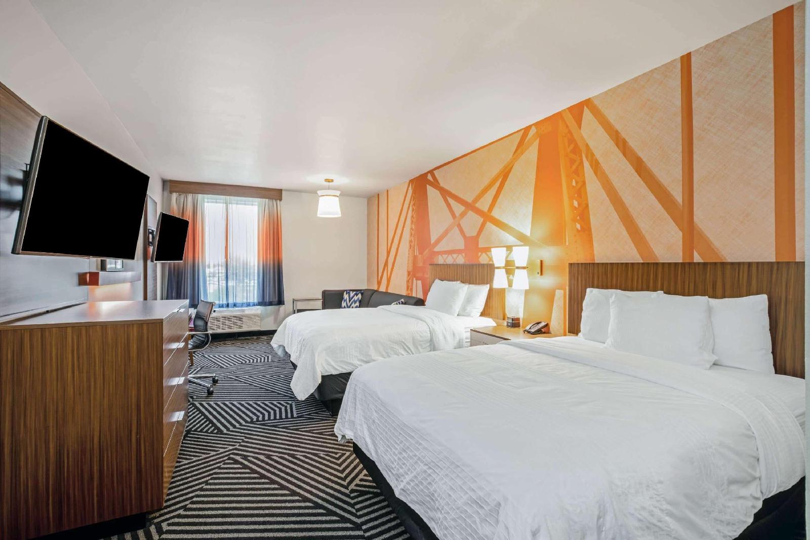 La Quinta Inn & Suites Waco Downtown Baylor