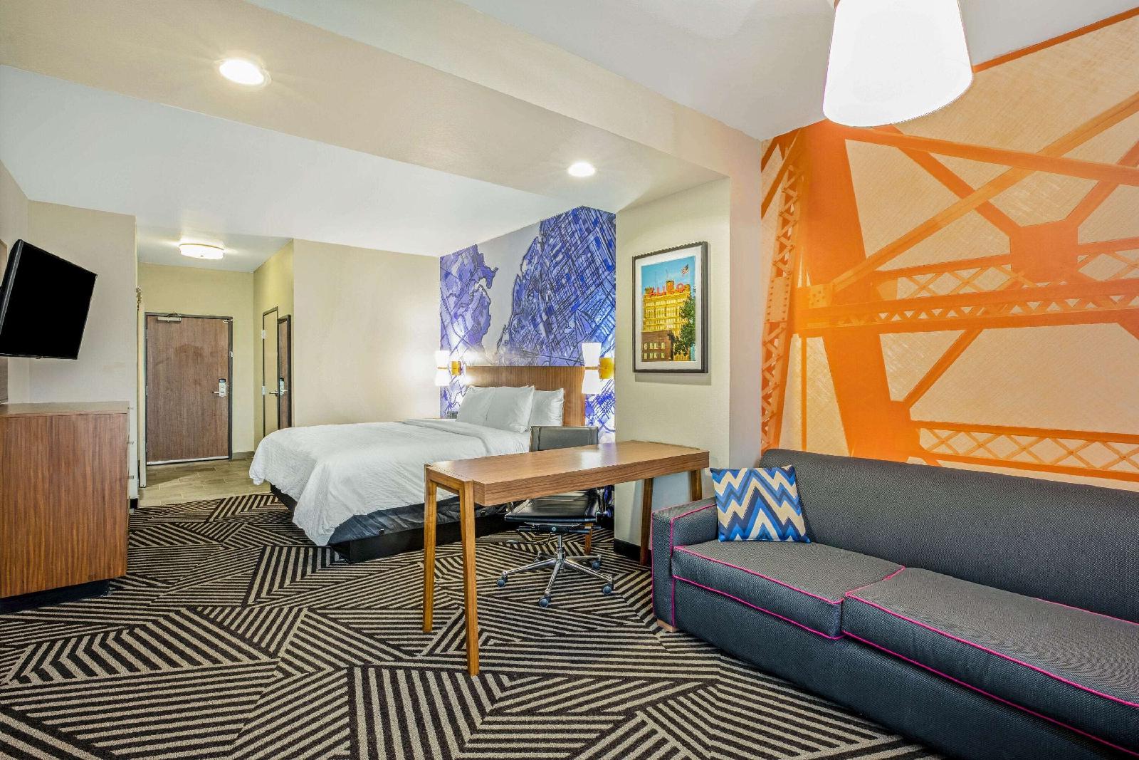 La Quinta Inn & Suites Waco Downtown Baylor