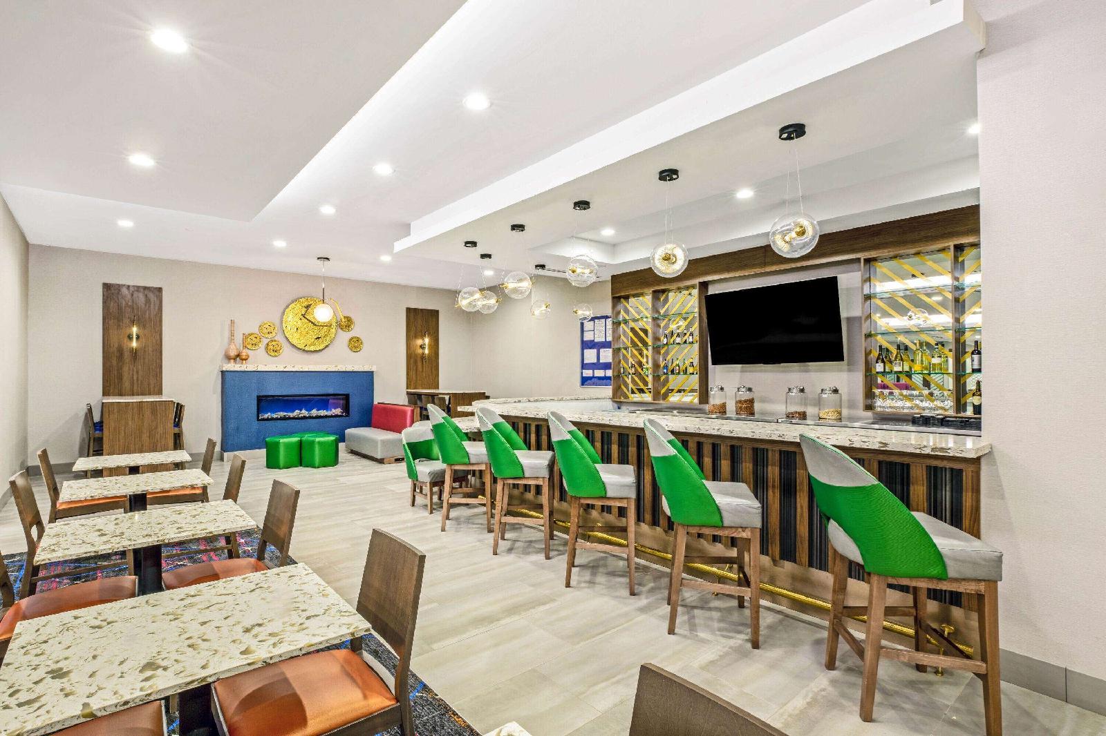 La Quinta Inn & Suites Waco Downtown Baylor