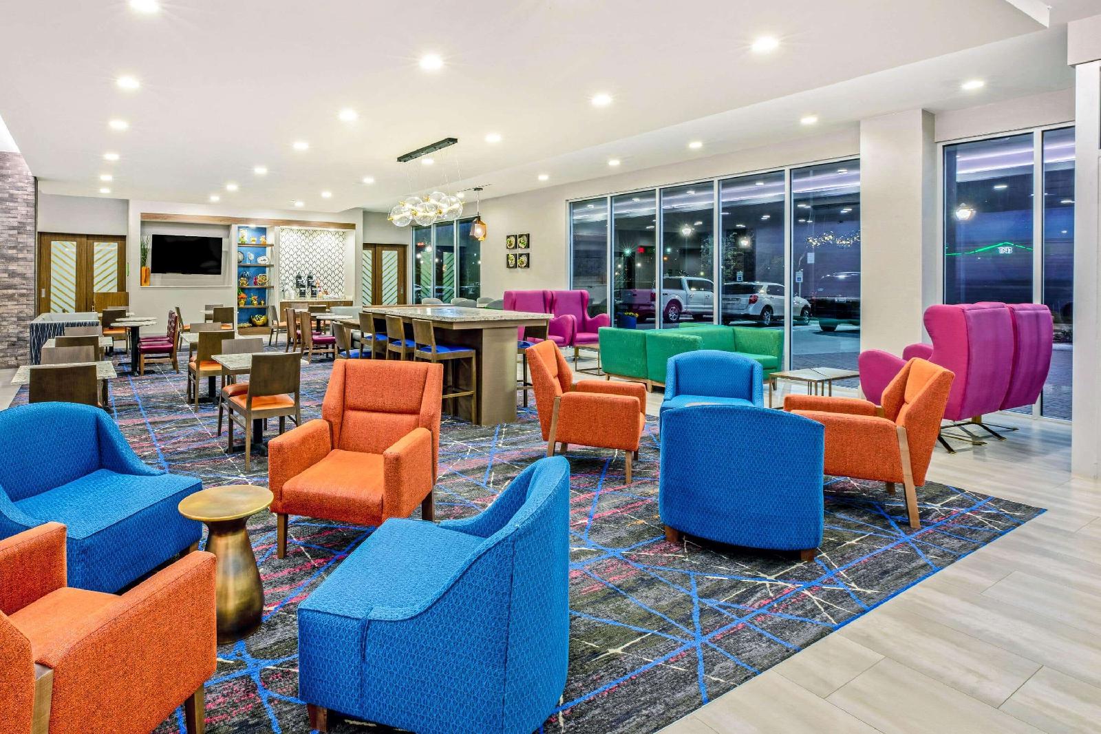 La Quinta Inn & Suites Waco Downtown Baylor