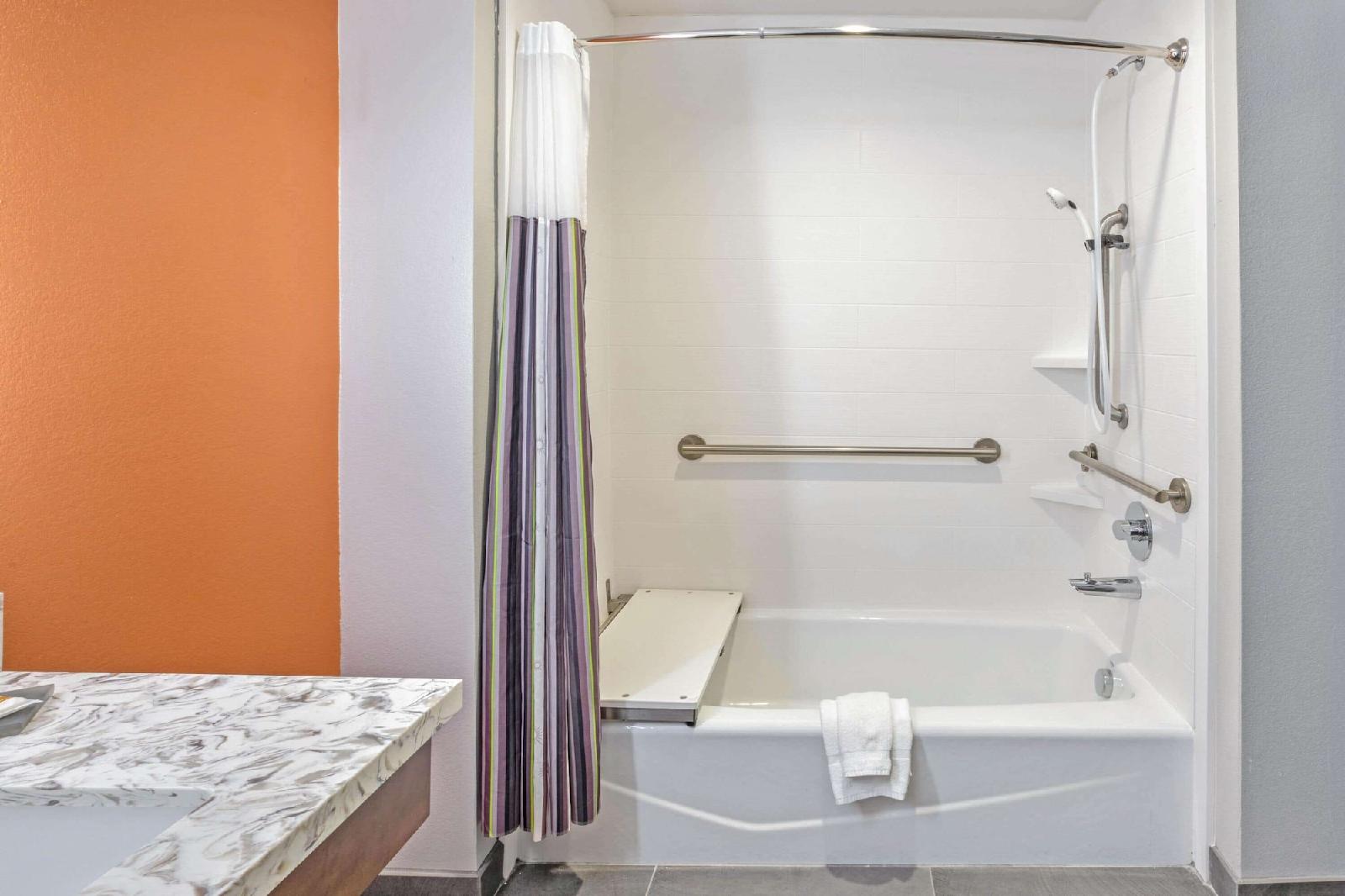 La Quinta Inn & Suites Waco Downtown Baylor