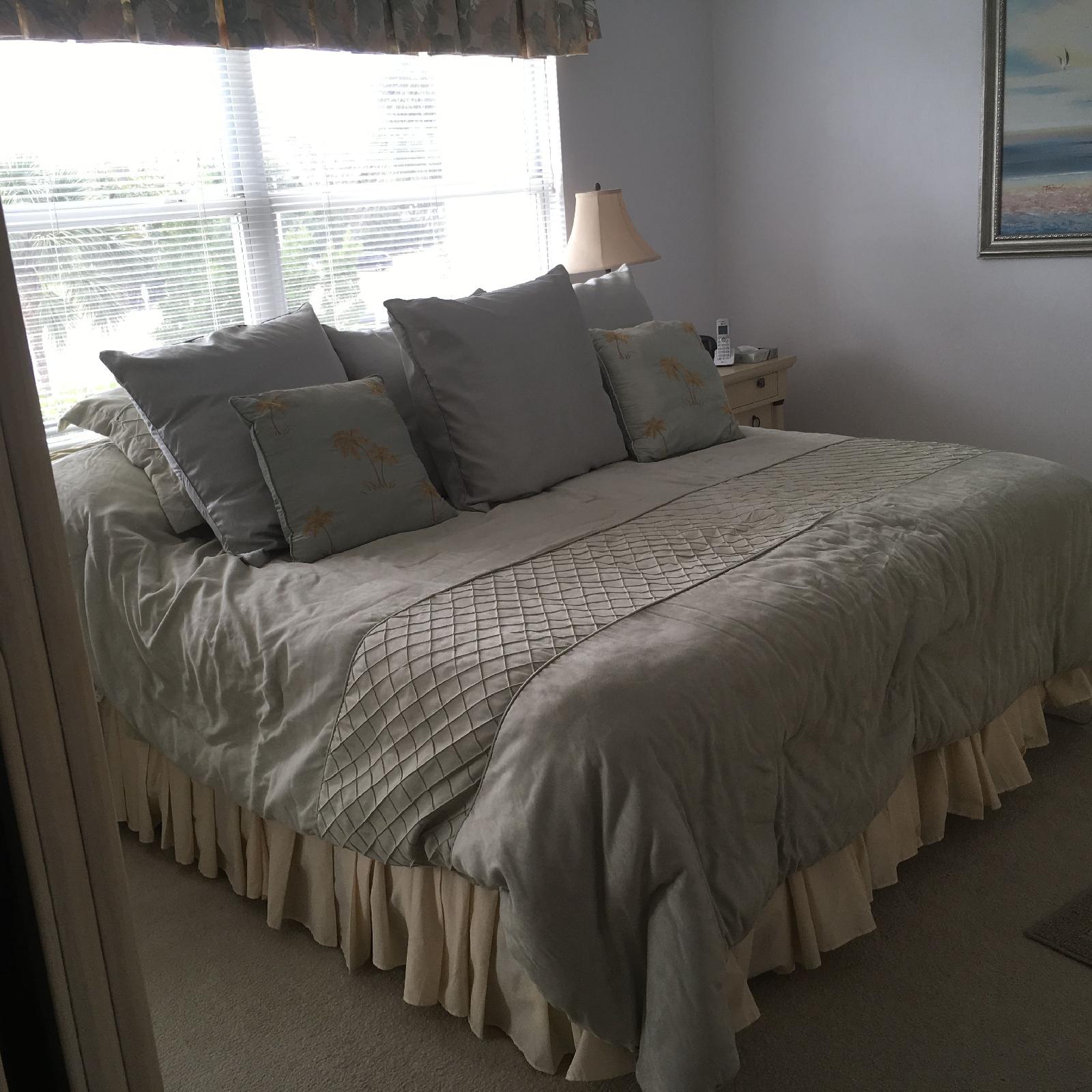 Eagle Cay Condominiums
