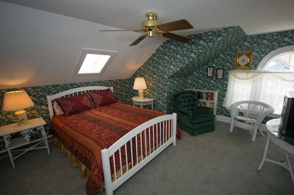 Thornhedge Inn