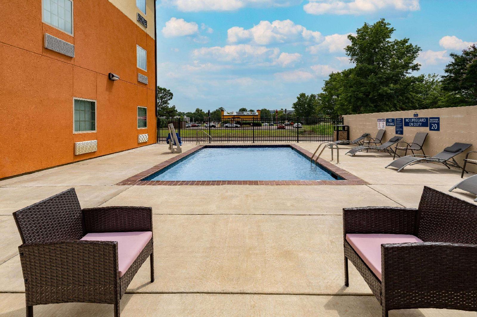 Days Inn & Suites by Wyndham Horn Lake Graceland Area