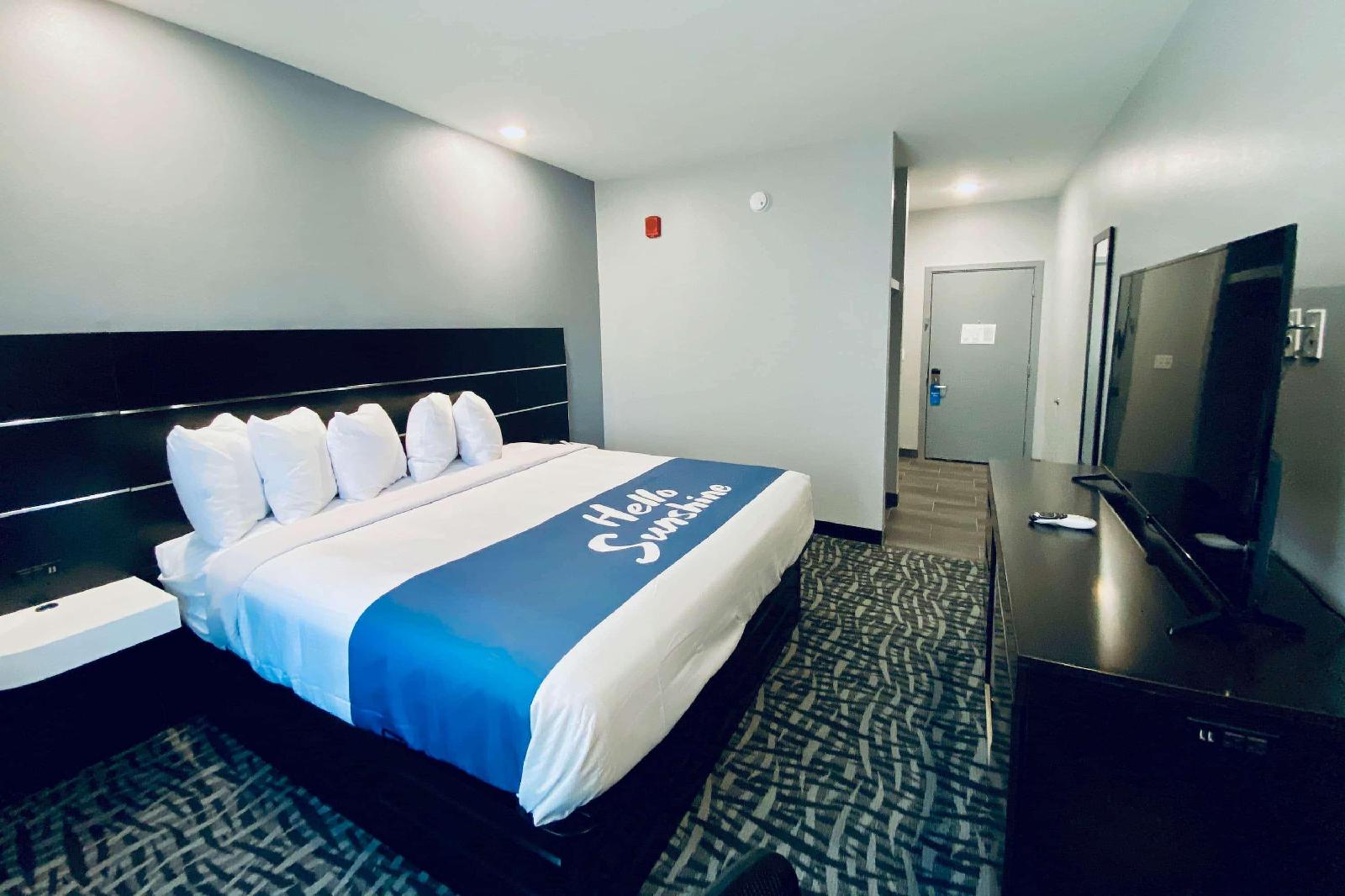 Days Inn & Suites by Wyndham Horn Lake Graceland Area