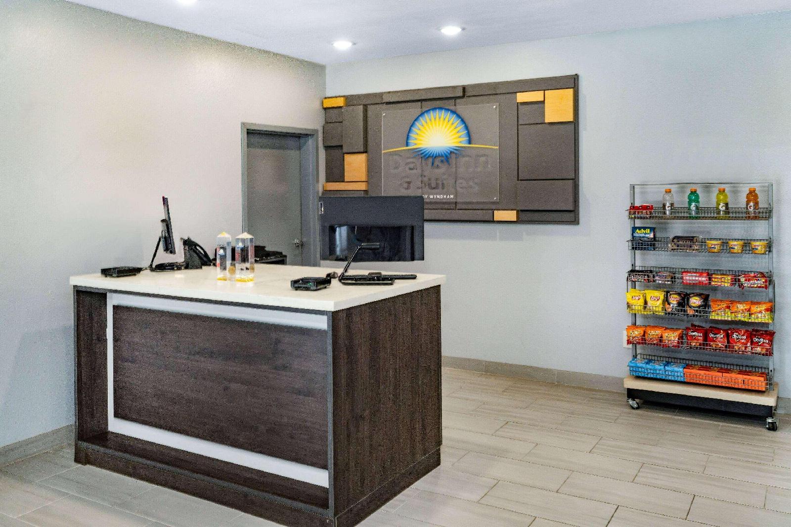 Days Inn & Suites by Wyndham Horn Lake Graceland Area