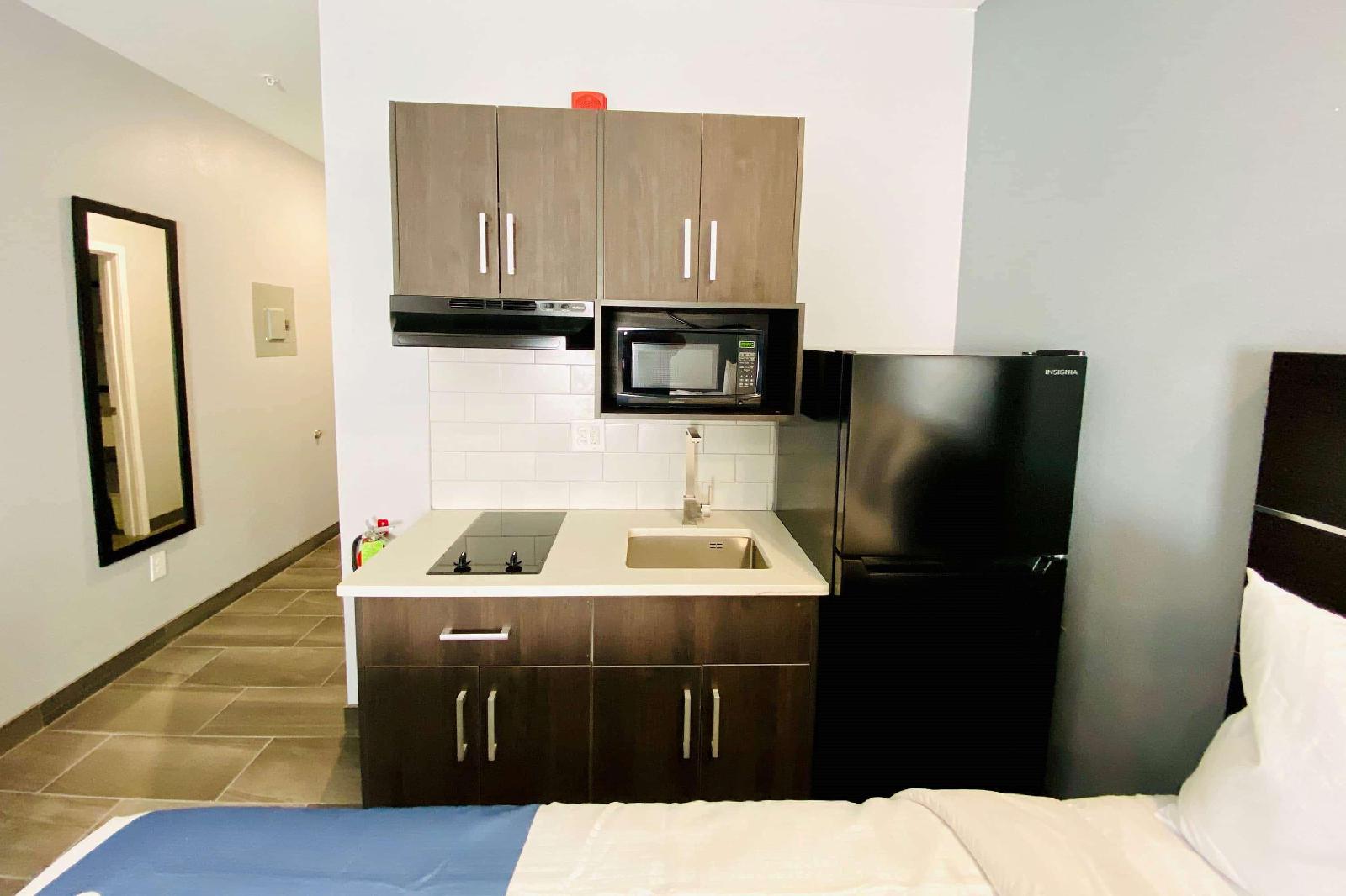 Days Inn & Suites by Wyndham Horn Lake Graceland Area