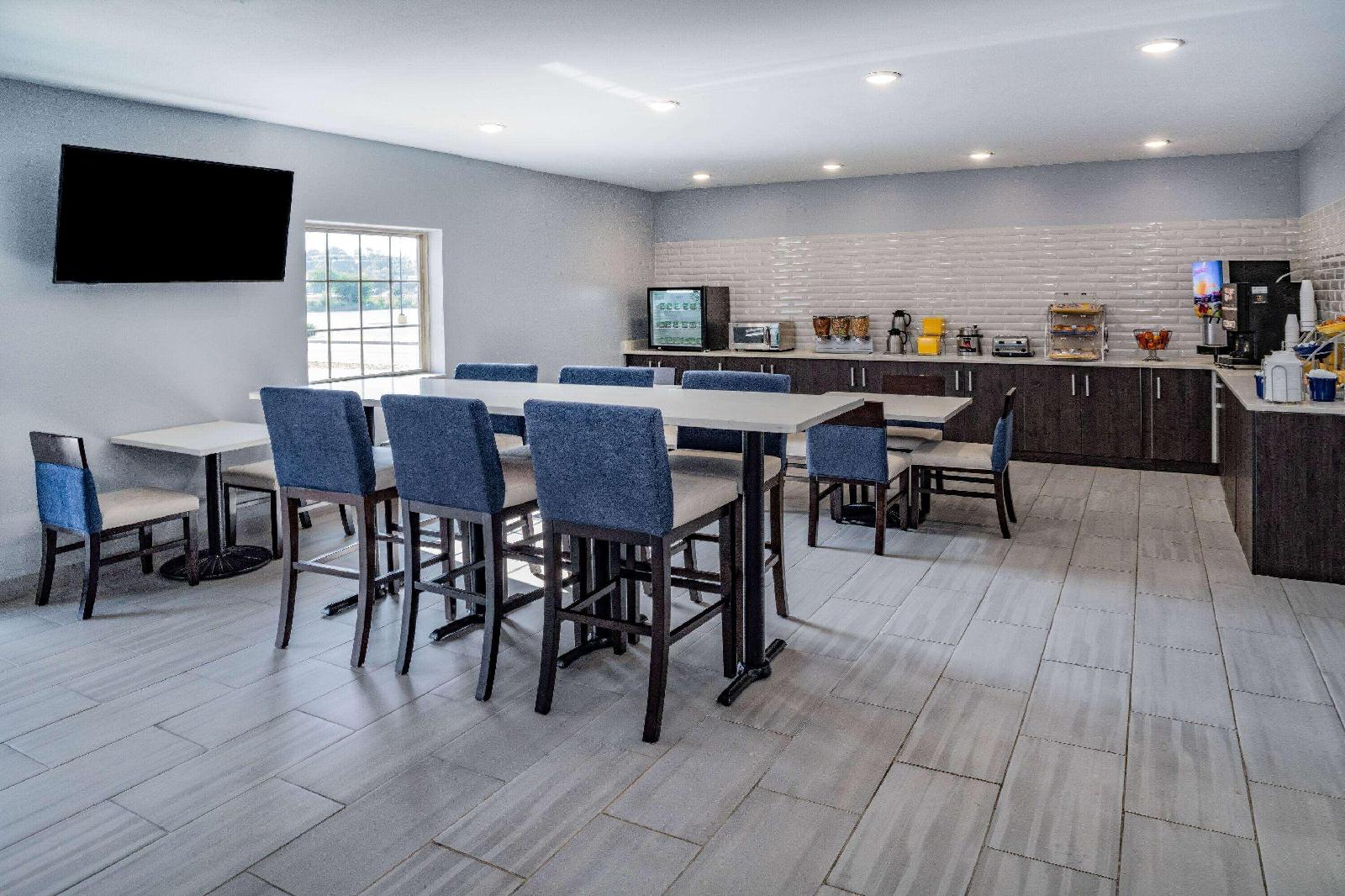 Days Inn & Suites by Wyndham Horn Lake Graceland Area