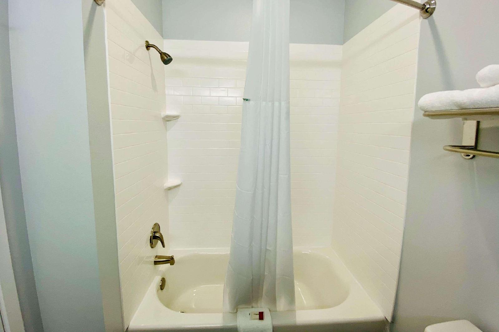 Days Inn & Suites by Wyndham Horn Lake Graceland Area