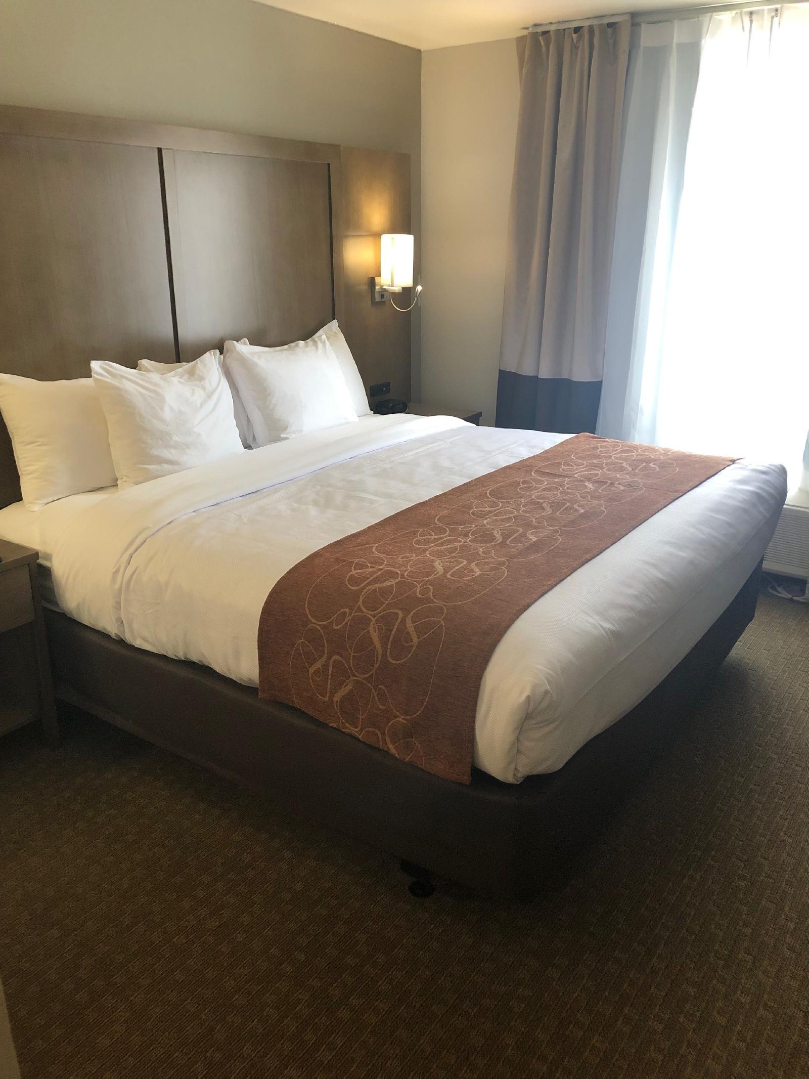 Comfort Suites