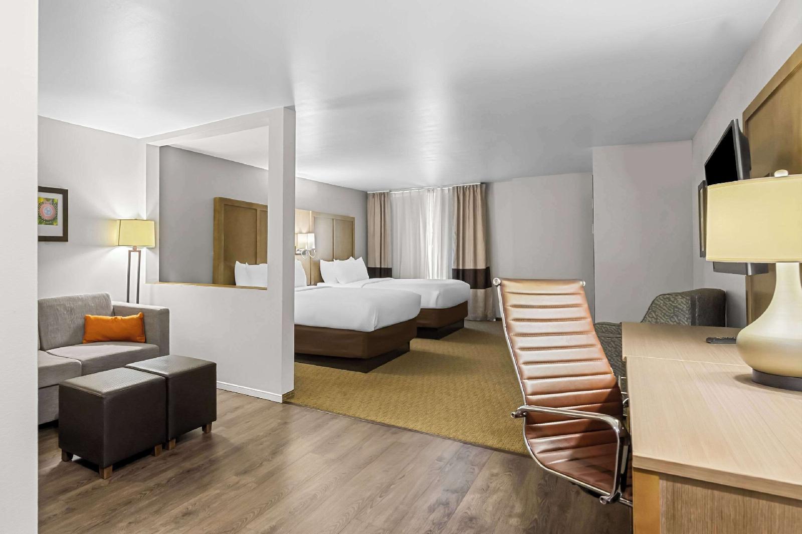 Comfort Suites