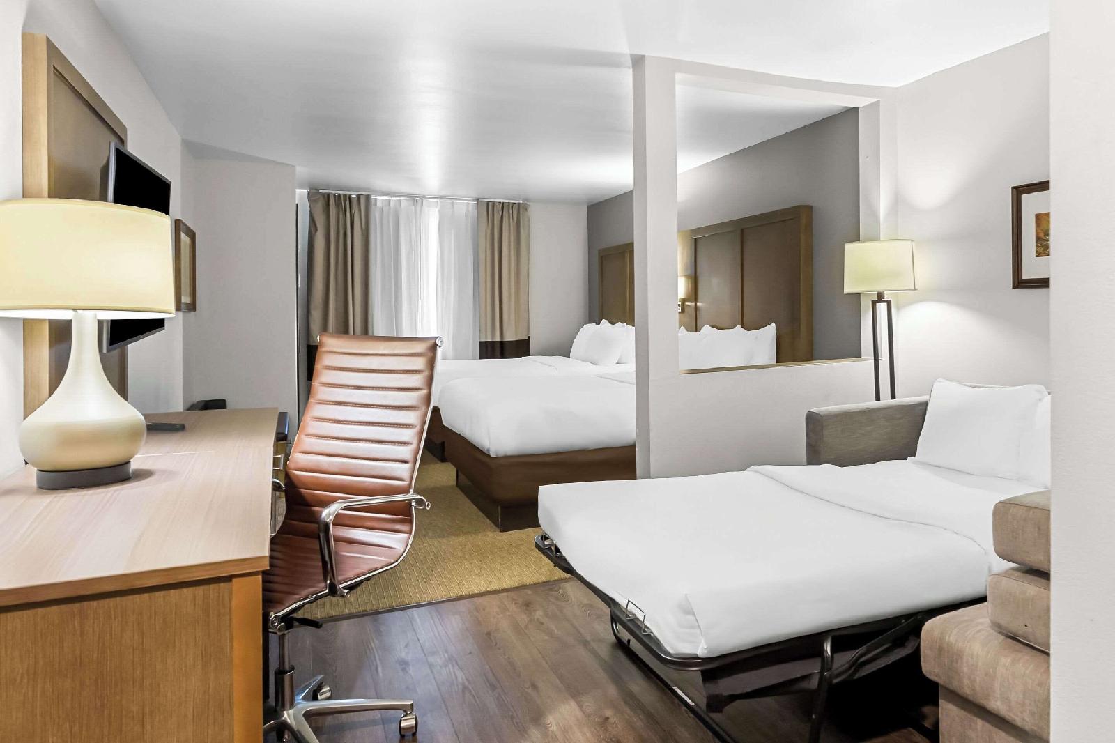 Comfort Suites