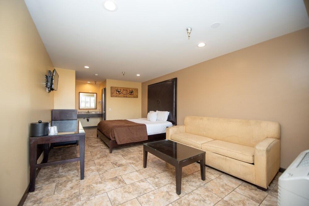 Casa Bella Inn Huntington Park
