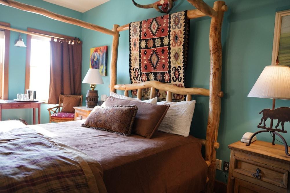 Circle S Ranch & Country Inn
