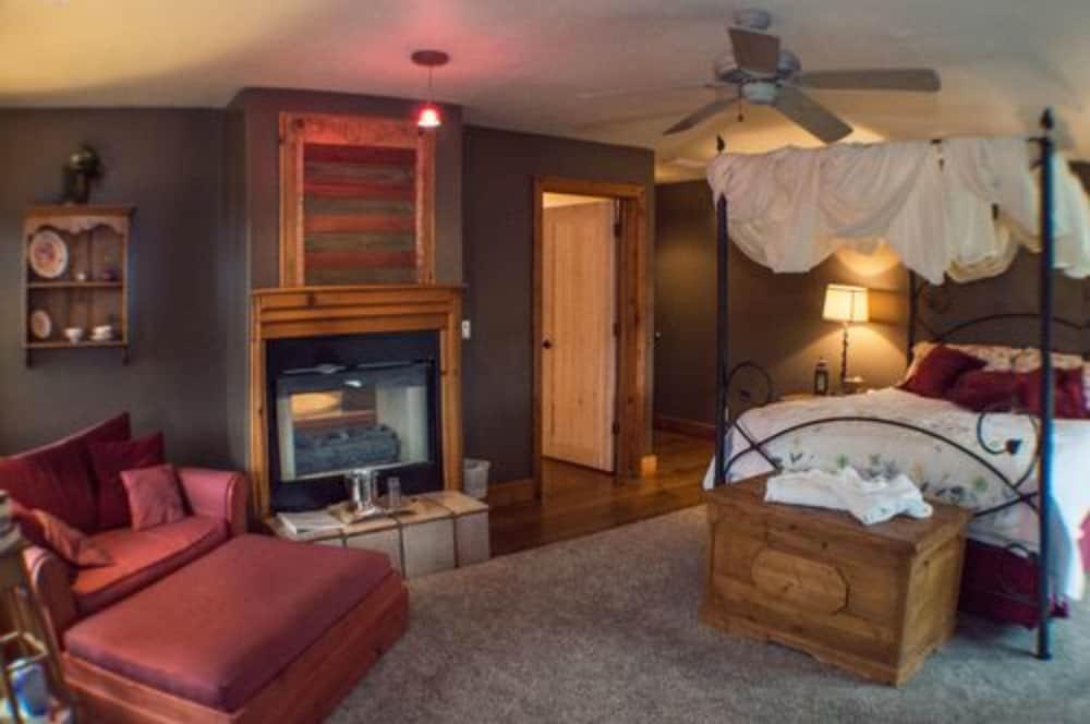 Circle S Ranch & Country Inn