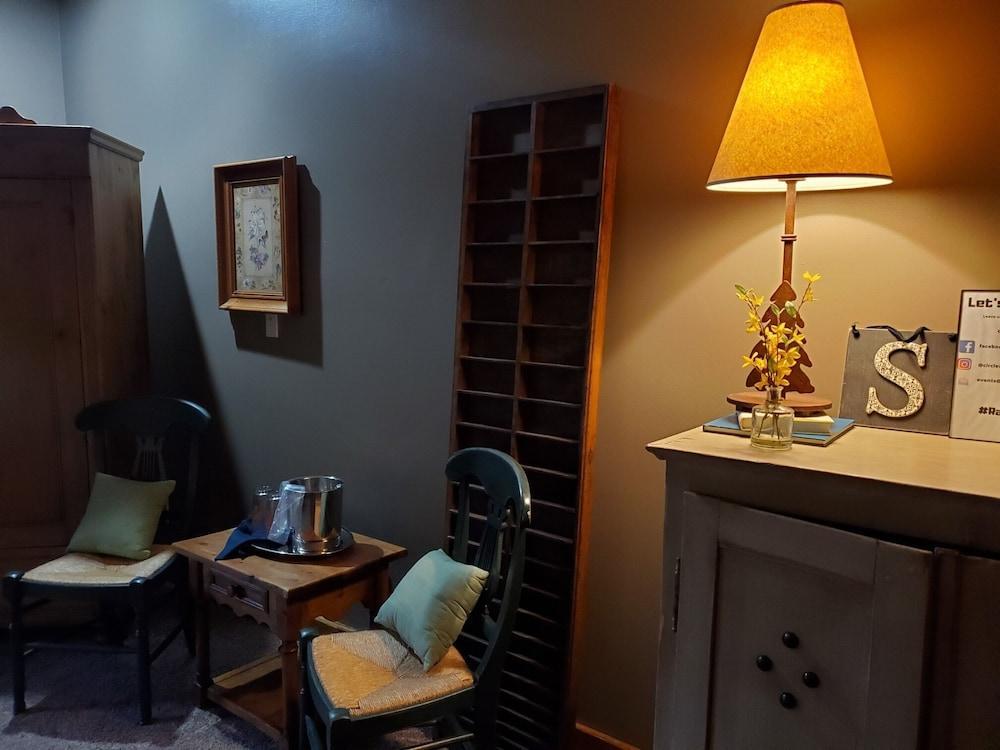 Circle S Ranch & Country Inn