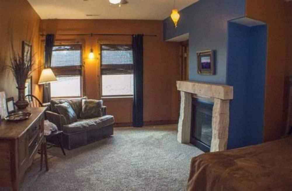 Circle S Ranch & Country Inn