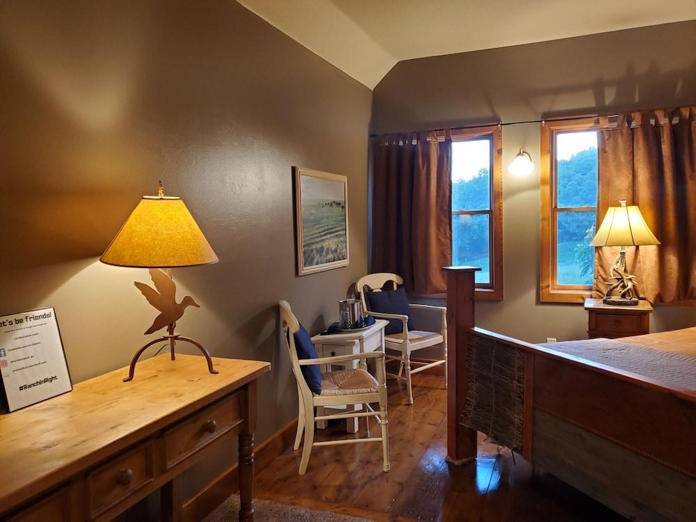 Circle S Ranch & Country Inn