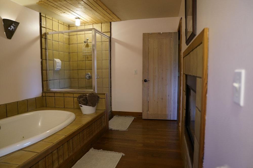 Circle S Ranch & Country Inn