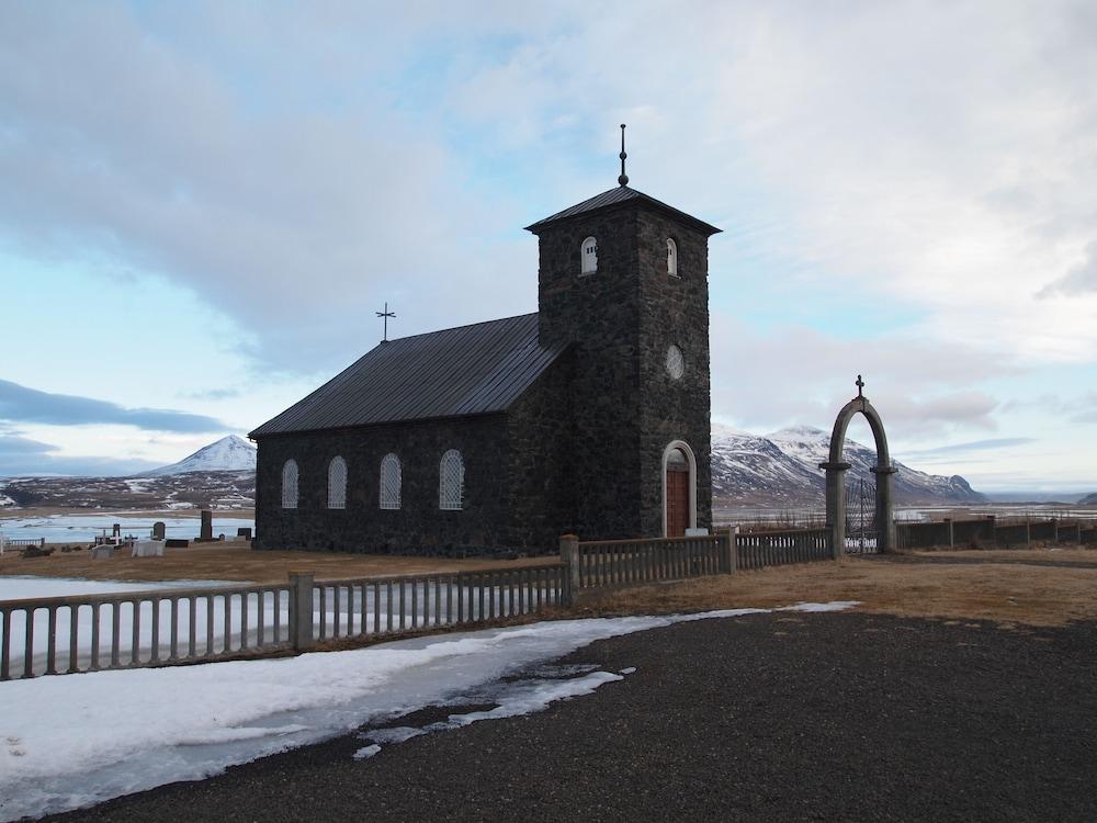 Guesthouse NeÐra-Vatnshorn