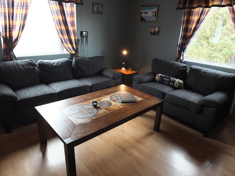 Guesthouse NeÐra-Vatnshorn