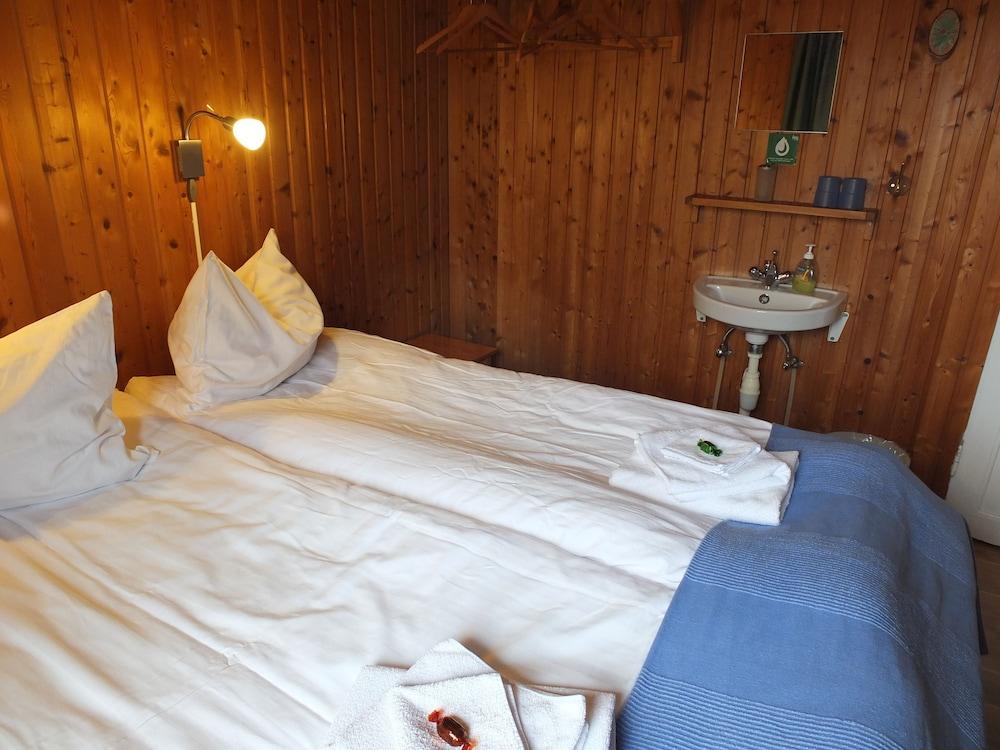 Guesthouse NeÐra-Vatnshorn