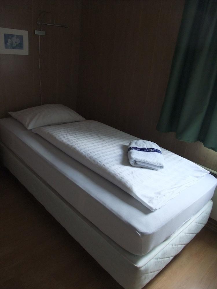 Guesthouse NeÐra-Vatnshorn