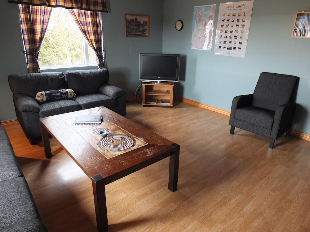 Guesthouse NeÐra-Vatnshorn