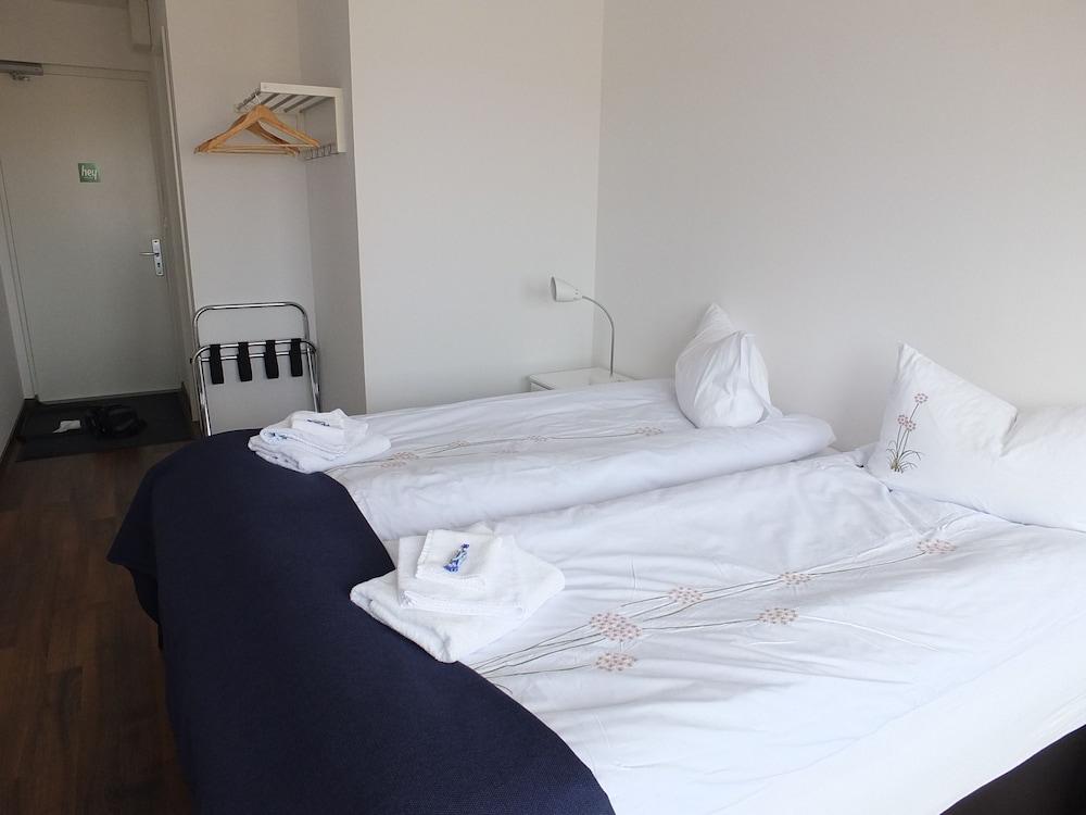 Guesthouse NeÐra-Vatnshorn