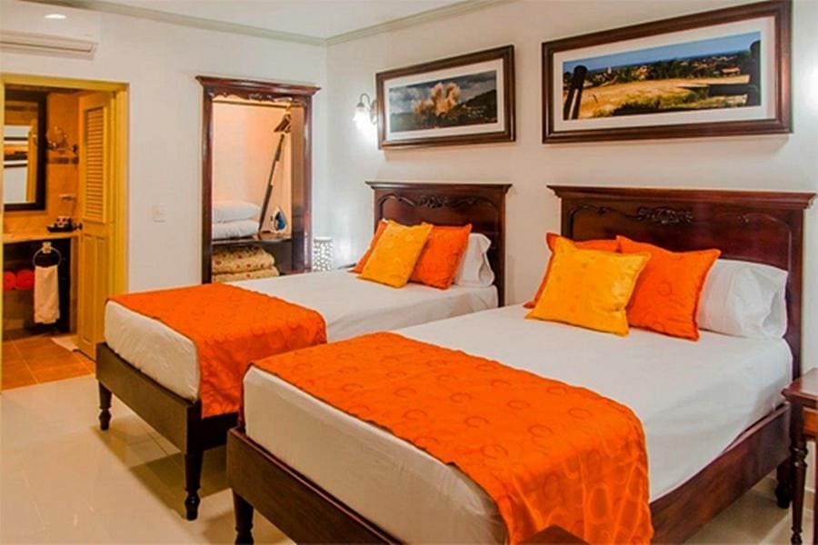 Hotel E La Calesa