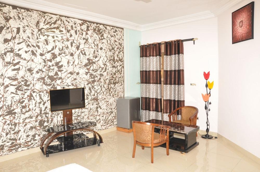 Diamond Hotel