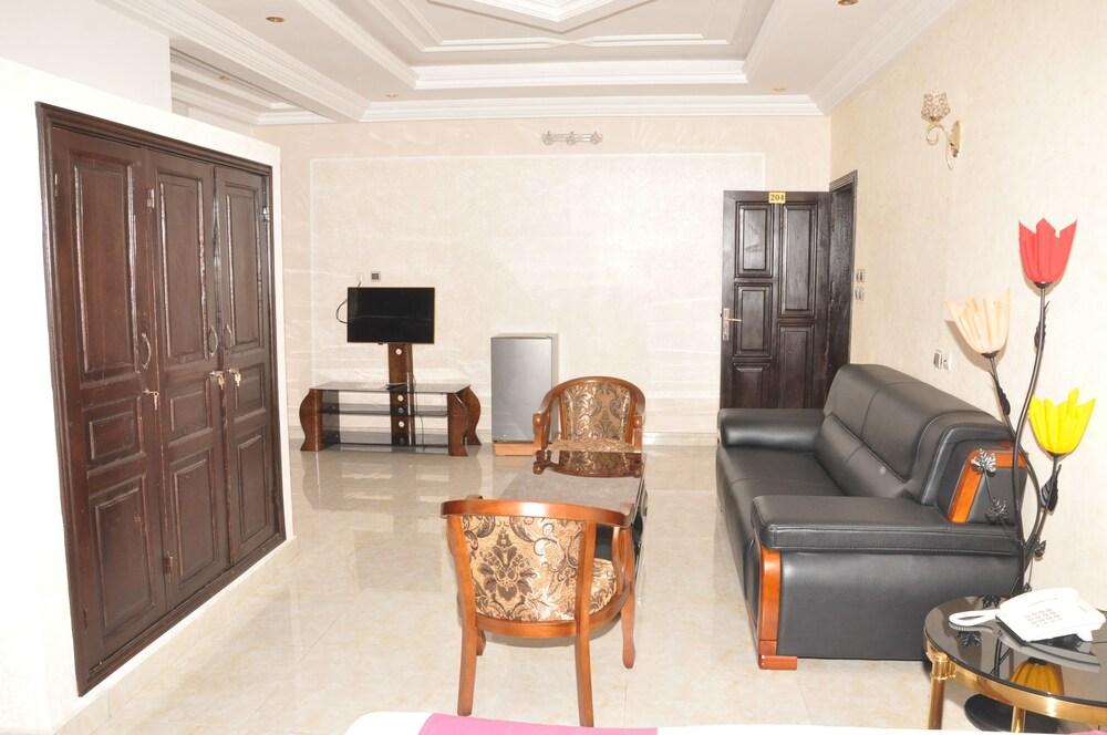 Diamond Hotel