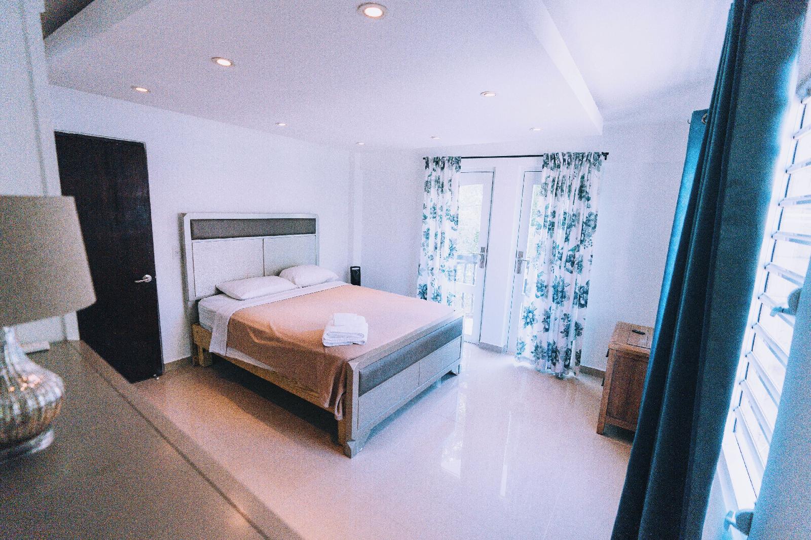 Hm Suites