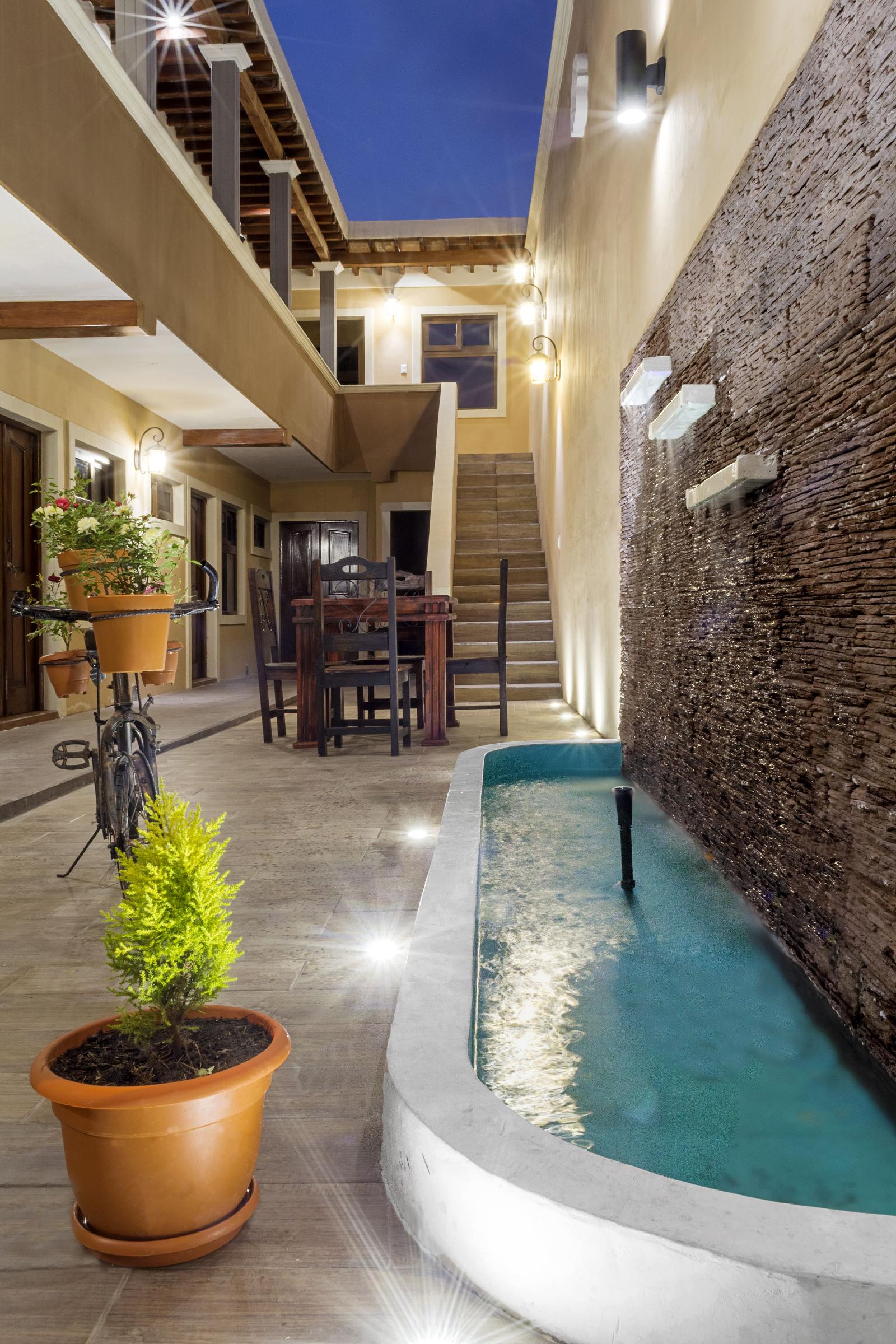 Hotel Uxlanik