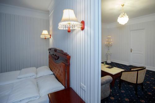 Hotel Aristocrat