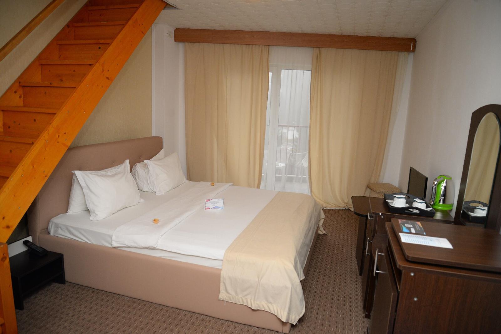 Atrium Mountain View Predeal