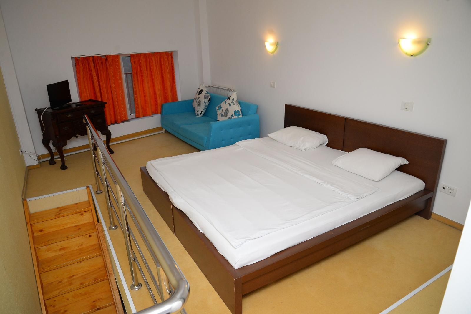 Atrium Mountain View Predeal