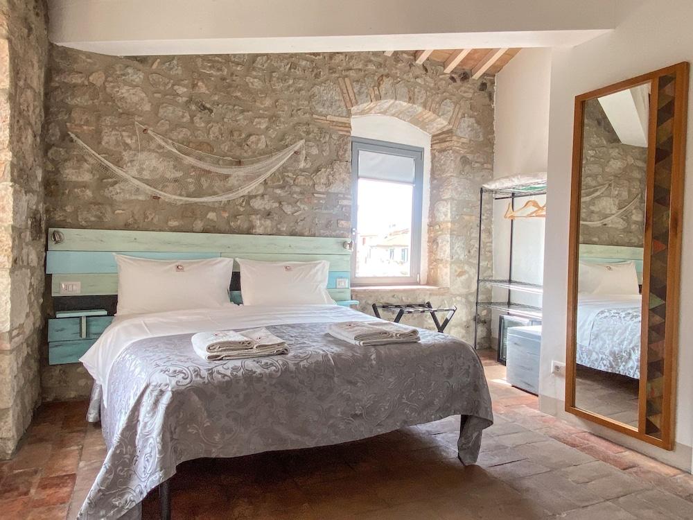 Casale 1541