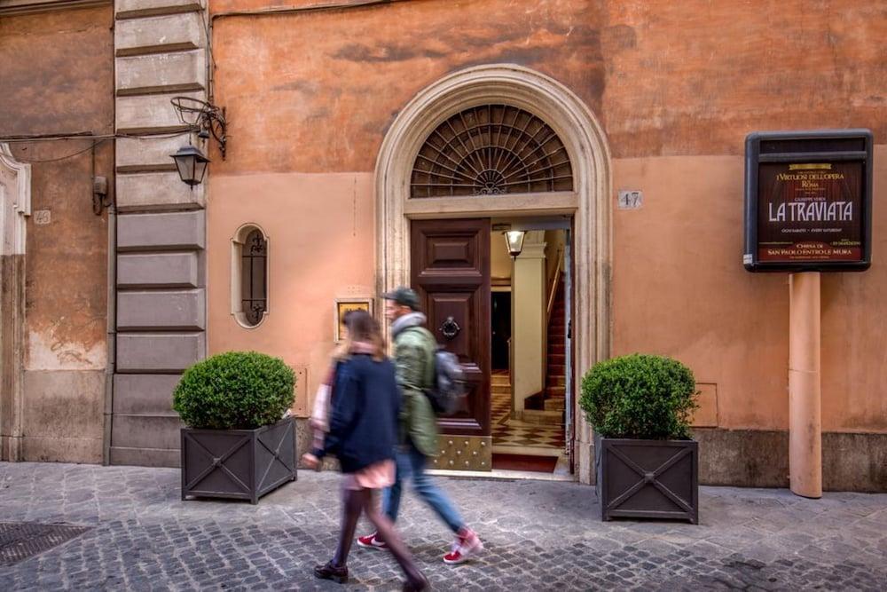 Borgognona Rooms