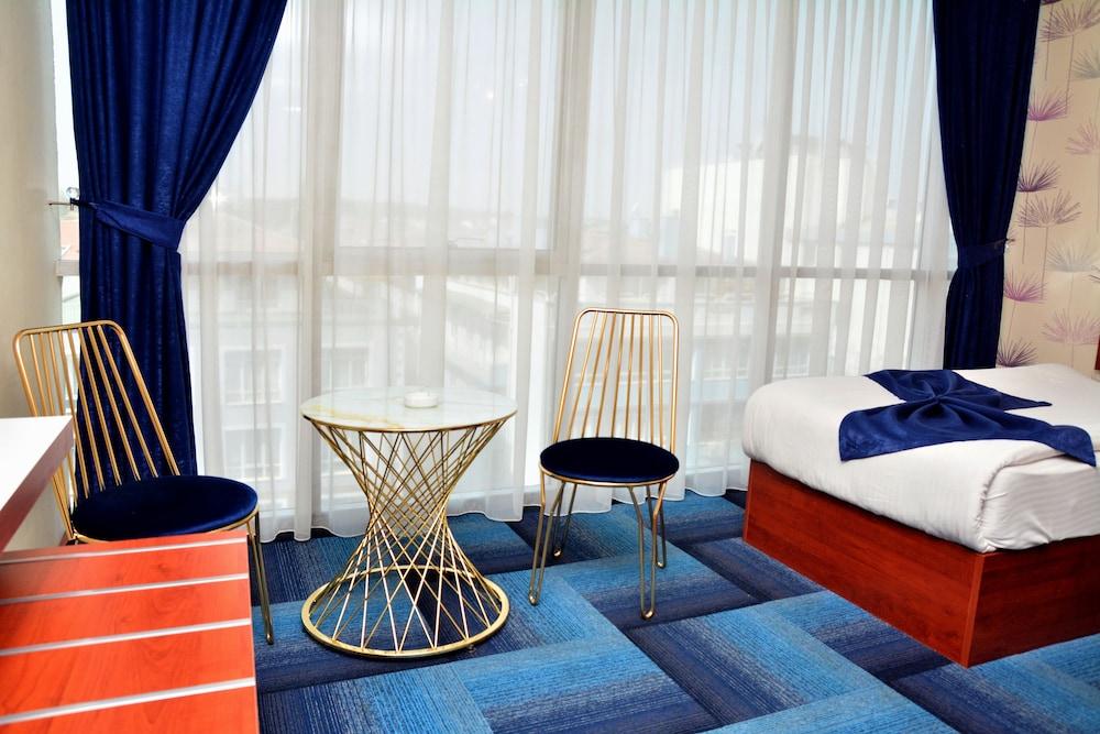 Business Grand Hotel