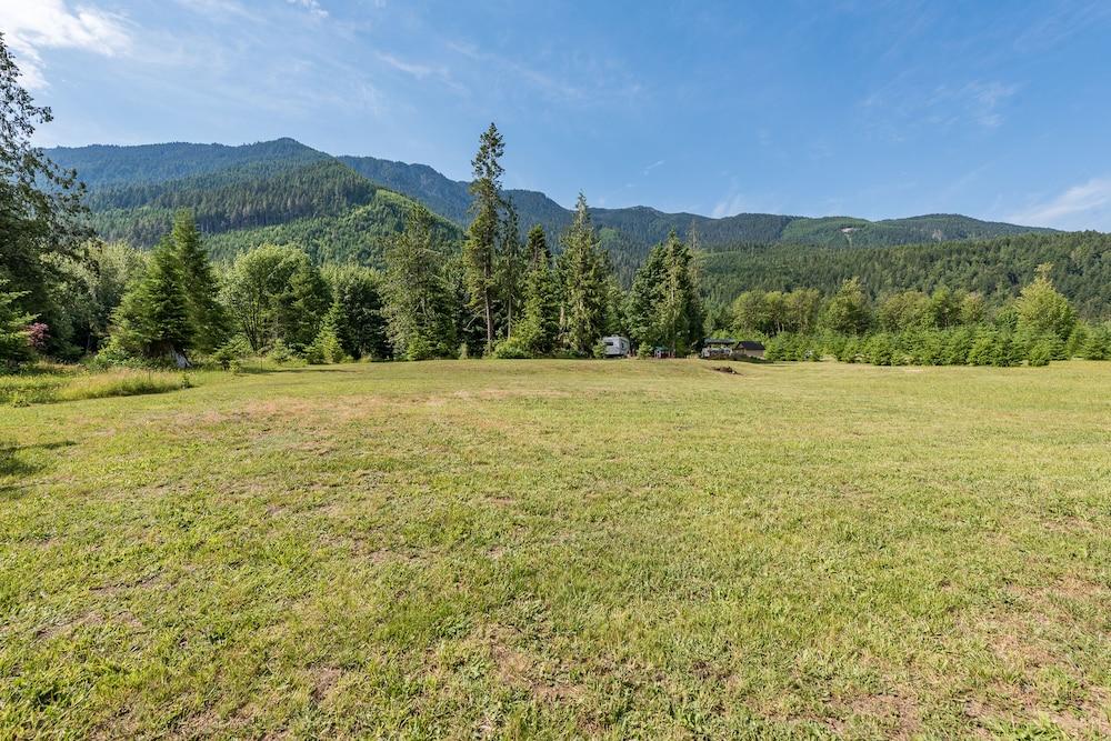 Emerald Valley Inn