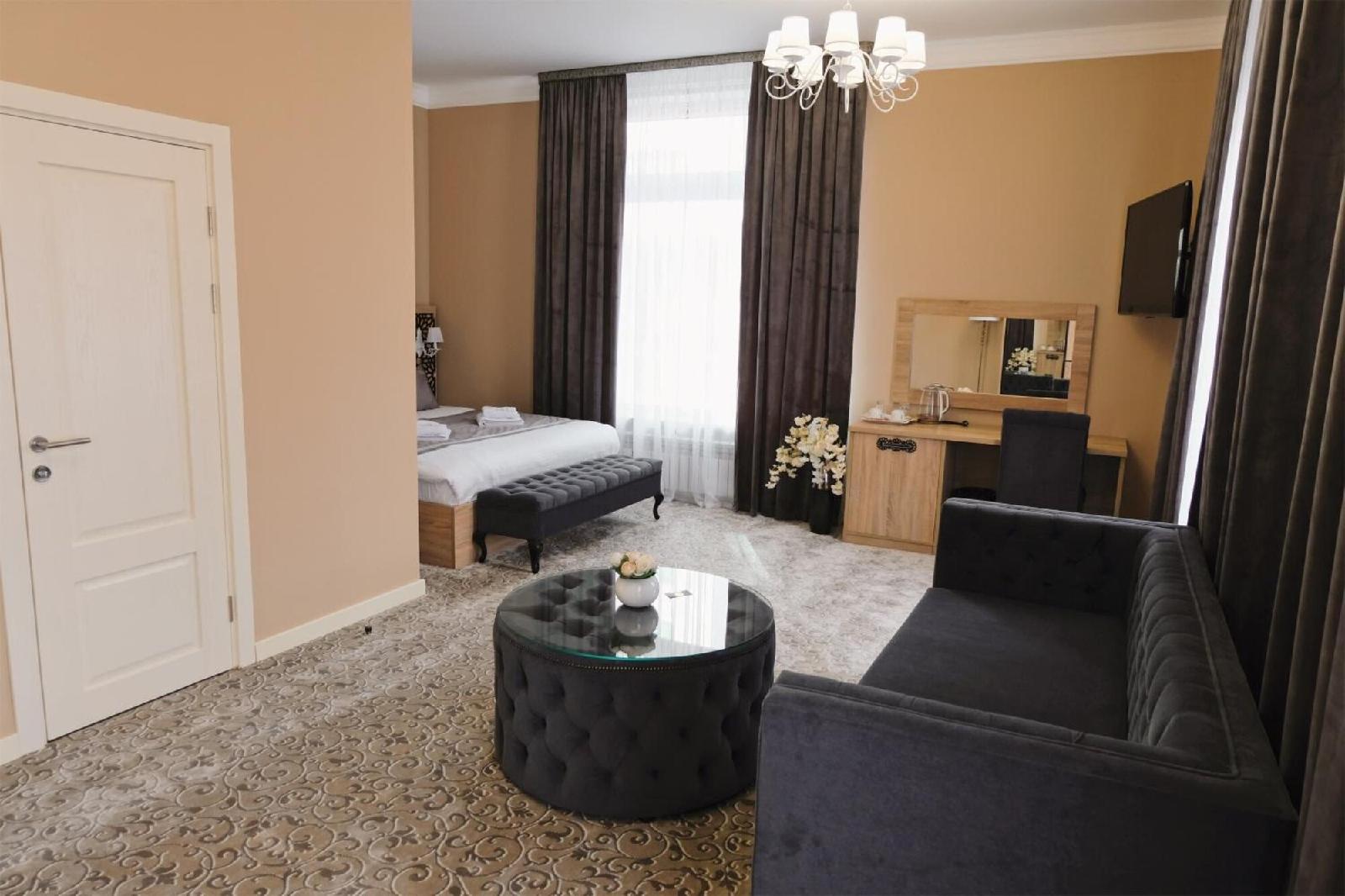 Hotel Dona