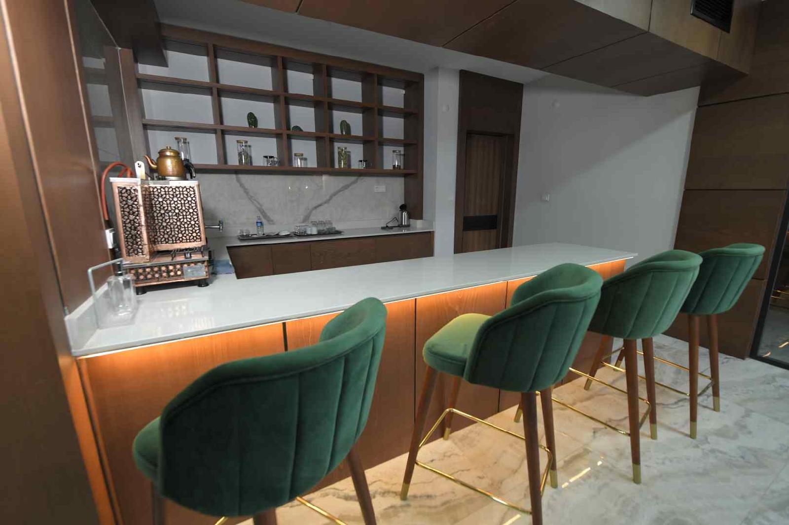 Nadir  Business Hotel