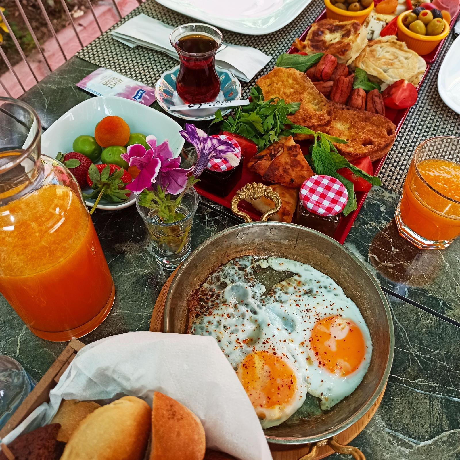 Set Ozer Hotel