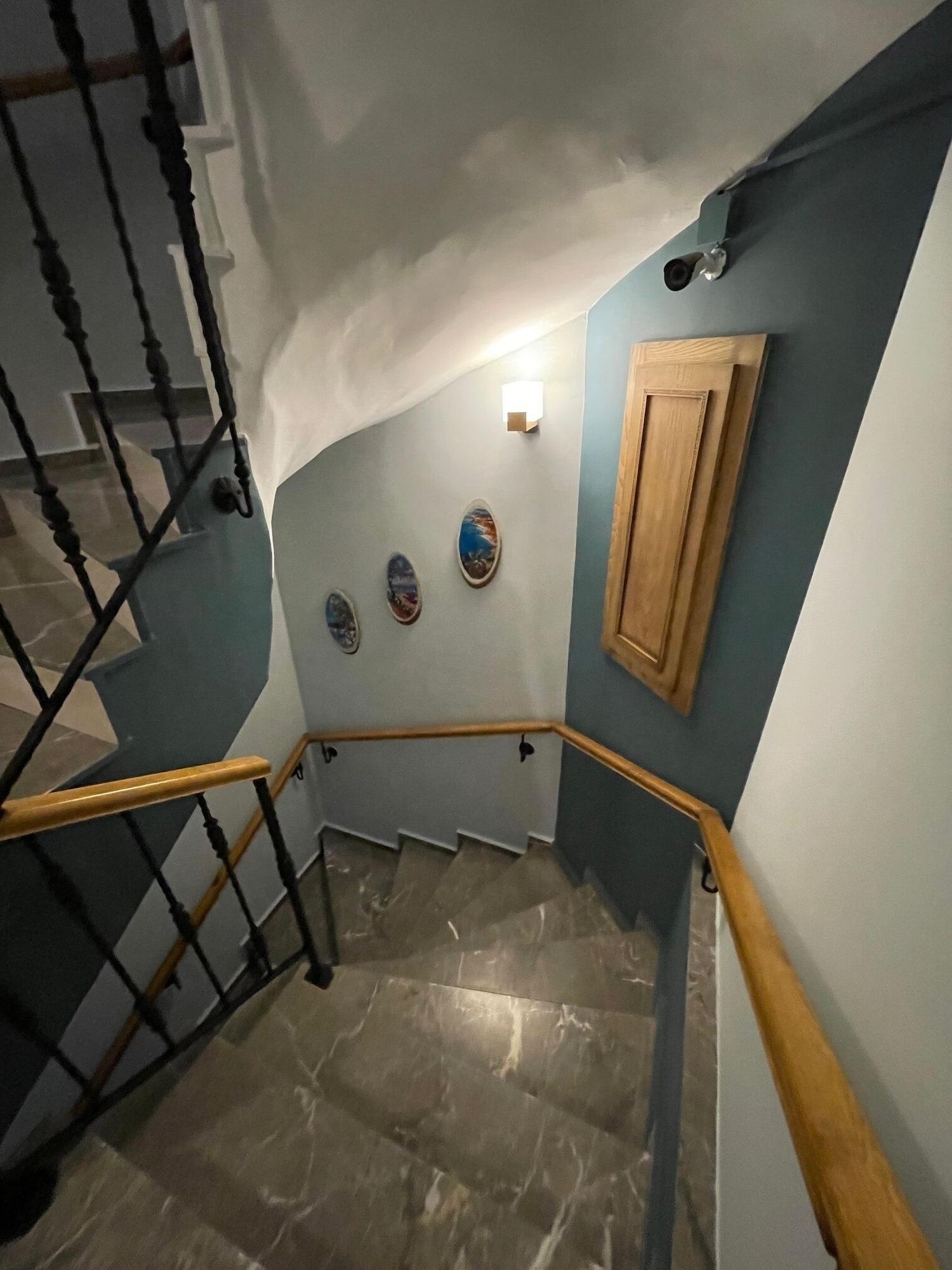 Veziroglu Apart