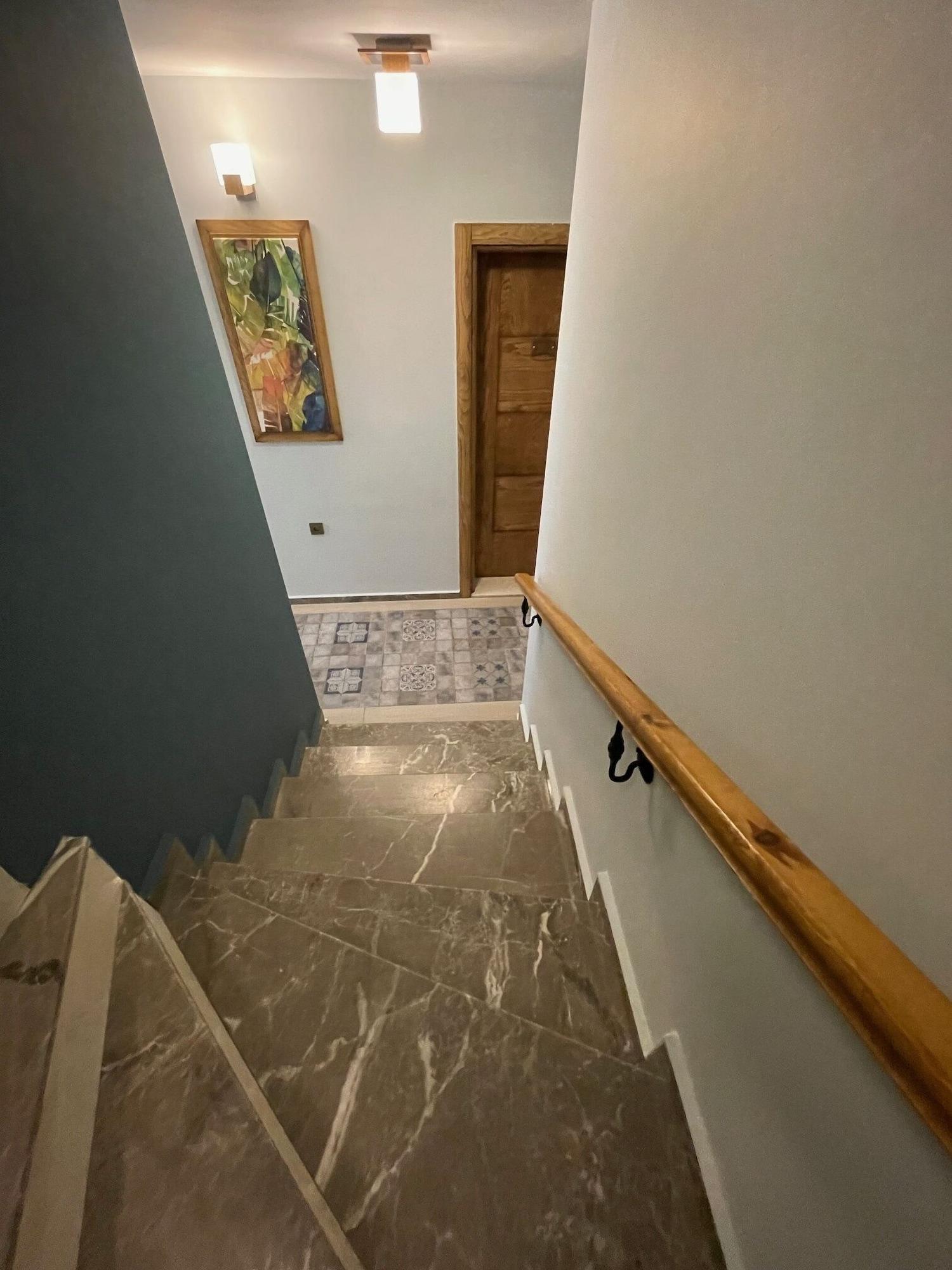 Veziroglu Apart