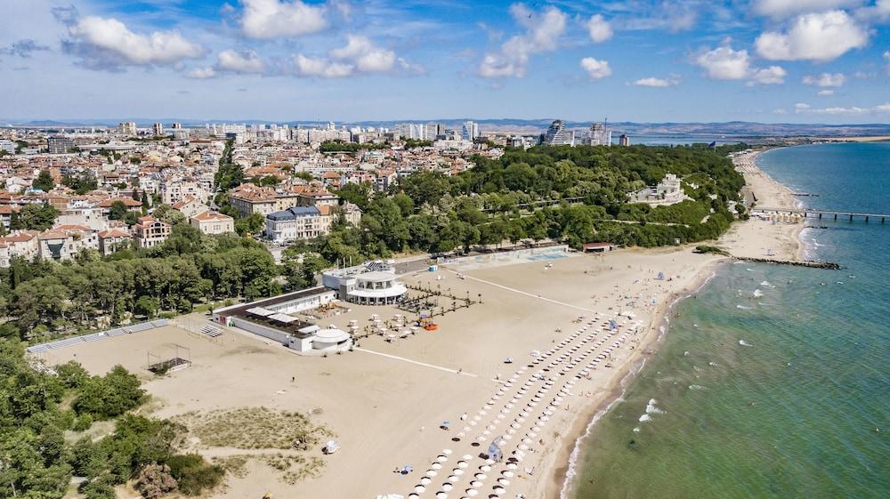 Boutique Hotel And Villa Promenade