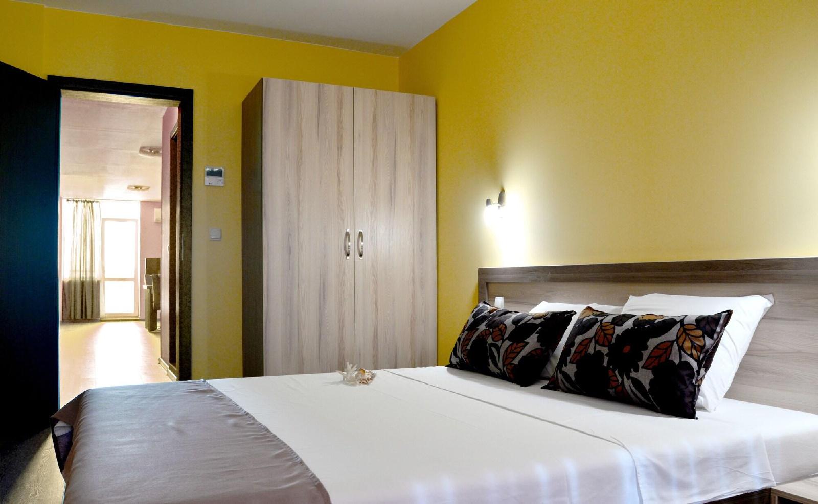 Visito Apart House
