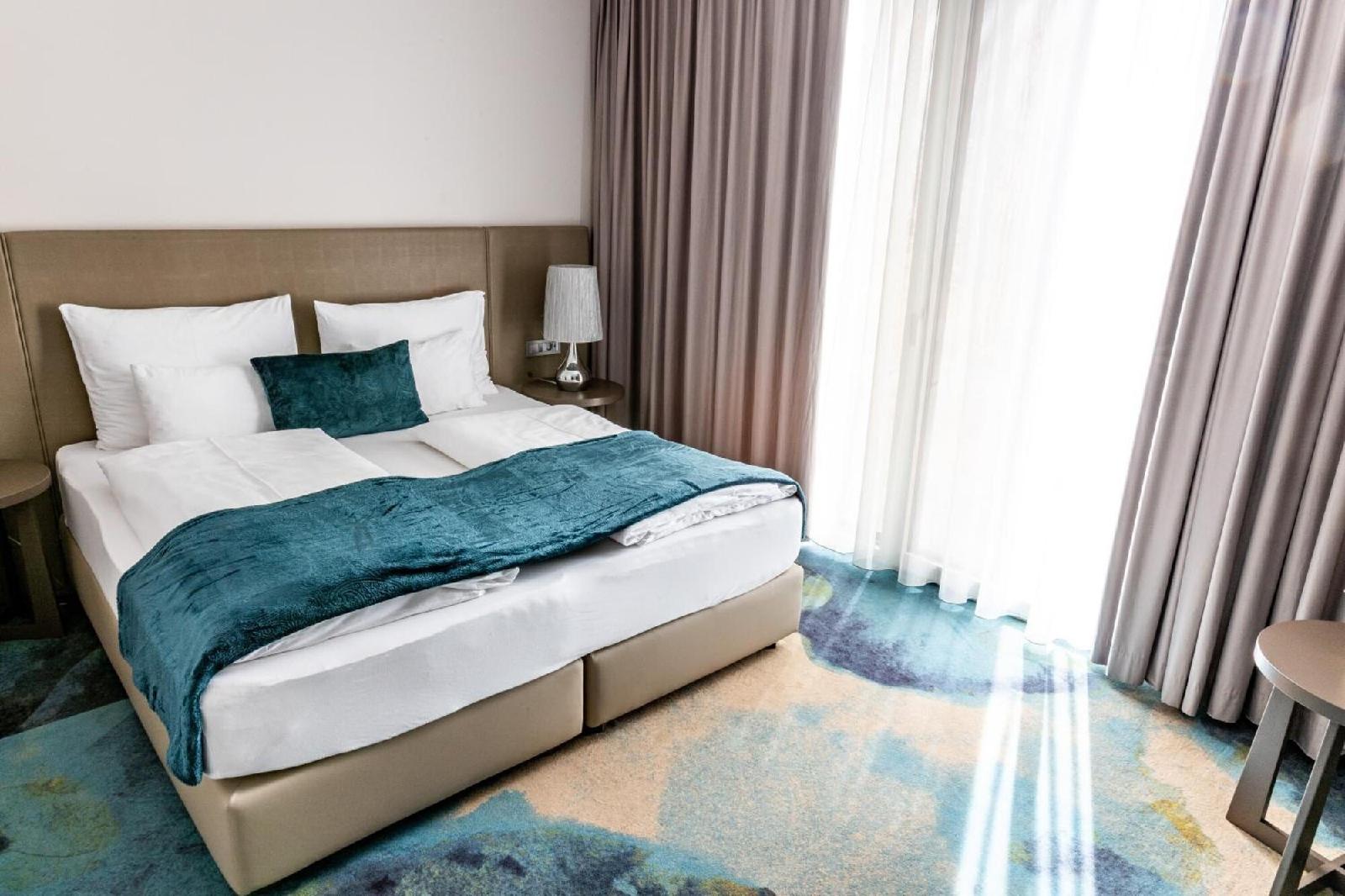 Hotel Seven